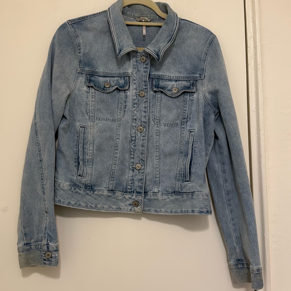 FREE PEOPLE SHORT DENIM JACKET